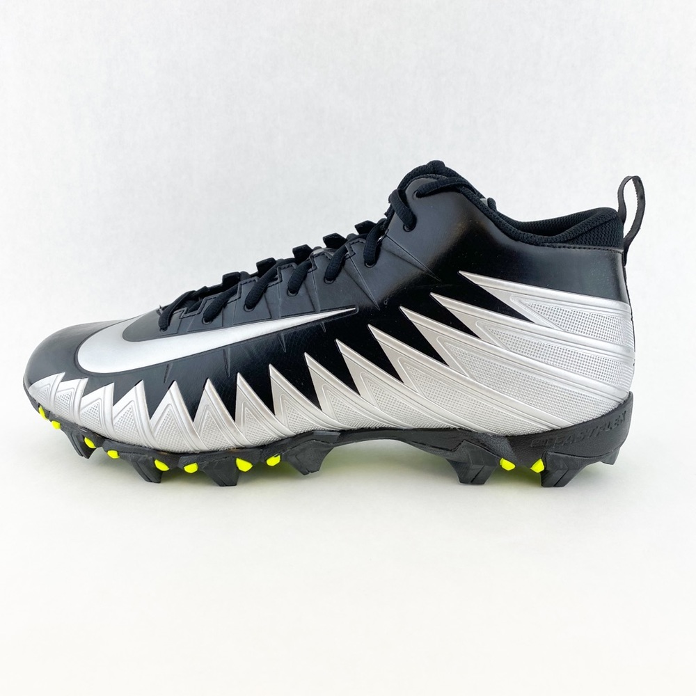 Nike Men's Alpha Menace Shark Football - NWT